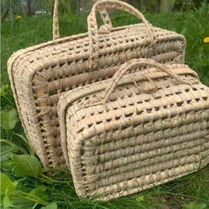 NWT Handmade set of 2 Woven Straw picnic baskets